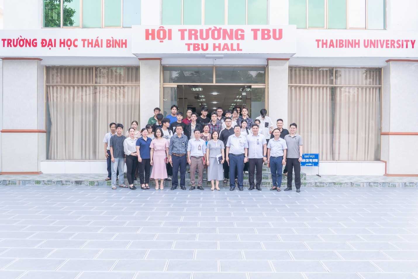 HỘI NGHỊ ĐỐI THOẠI VỚI SINH VIÊN NĂM 2025